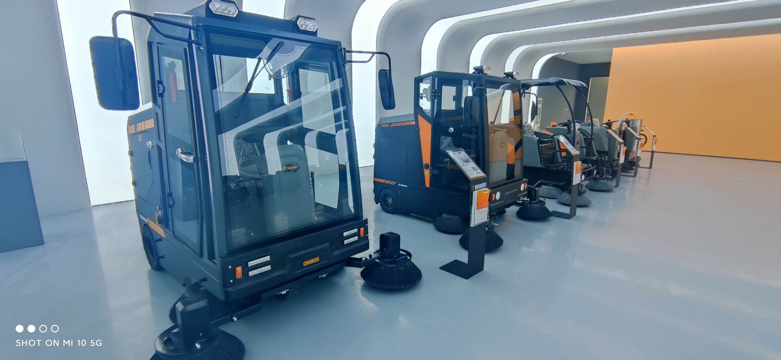 物業小區使用掃地機廠家的掃地機會是什么體驗?